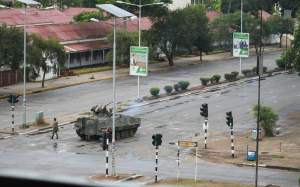 Imagem da matéria: Bitcoin Chega a US$ 13.500 no Zimbábue; Tanques estão nas Ruas