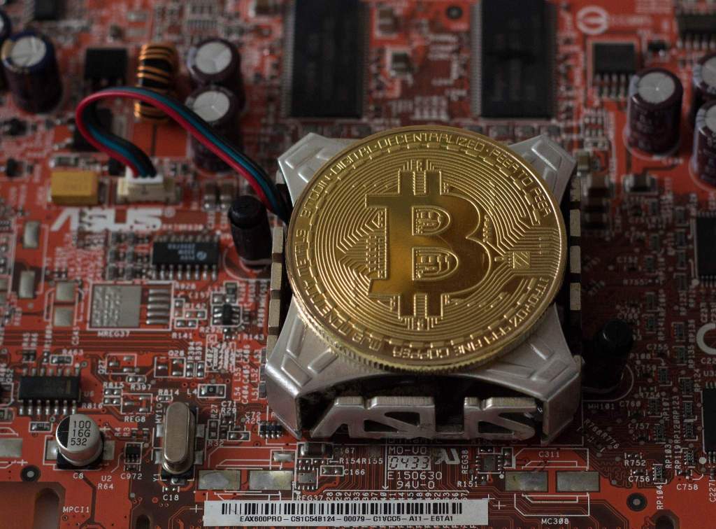 Imagem da matéria: 600 Máquinas de Mineração de Bitcoin São Apreendidas na China