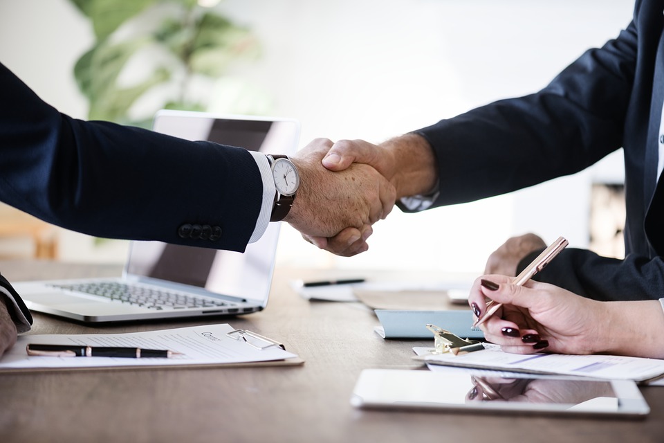 Imagem da matéria: Empresário Teve que Vender Bens Pessoais para Comprar Exchange de Criptomoedas
