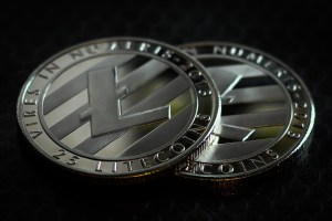 Imagem da matéria: Litecoin Foundation Compra Parte de Banco Alemão e Criptomoeda Valoriza