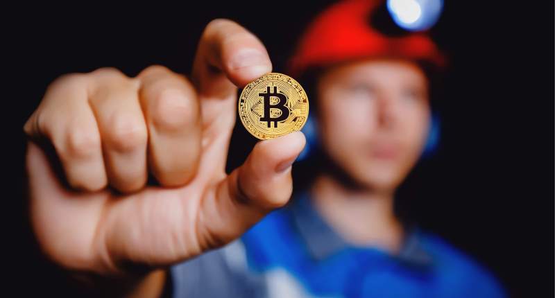 Imagem da matéria: Um Bitcoin custa US$ 1.567 para minerar, diz empresa de mineração de criptomoedas