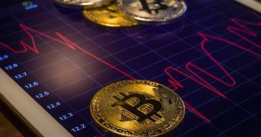 Imagem da matéria: Bitcoin cai 5%; Ethereum e Bitcoin Cash caem mais de 10%