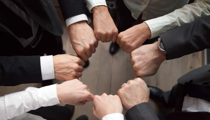 Imagem da matéria: Ripple, NEM e Cardano criam lobby de blockchain com foco na Europa