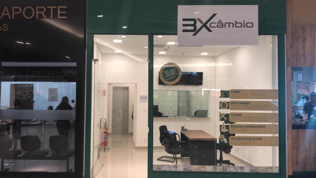 Imagem da matéria: Corretora brasileira de criptomoedas abre casa de câmbio em shopping