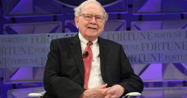 Imagem da matéria: Com pedra no rim, fundador da criptomoeda Tron adia almoço com Warren Buffett