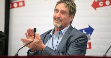 Imagem da matéria: John McAfee diz que irá revelar identidade do criador do Bitcoin caso ele não apareça