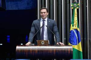Outro senador brasileiro pede audiência para debater regulação de criptomoedas