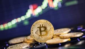 Imagem da matéria: Bitcoin dispara na madrugada, encosta nos R$ 50.000 mas tem leve recuo