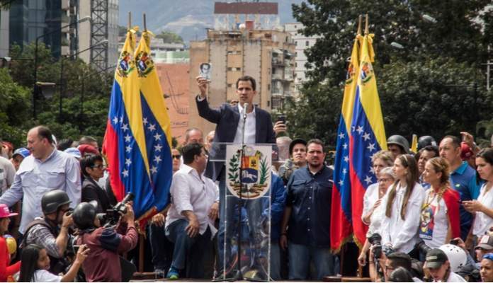 Imagem da matéria: "Nosso país está morrendo", diz Guaidó ao pedir ajuda internacional para a Venezuela