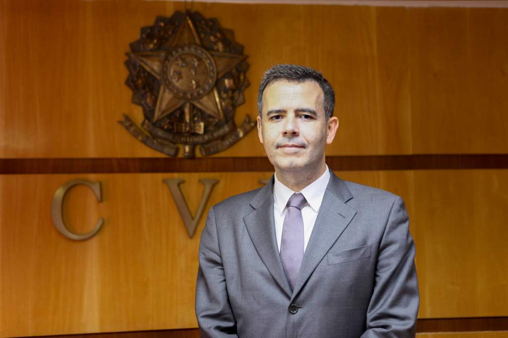 Imagem da matéria: "Investigamos pirâmides financeiras e passamos ao Ministério Público", diz Superintendente da CVM