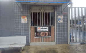 Imagem da matéria: Comerciante de gás de SP aceita Bitcoin e tira dúvidas de vizinhos sobre criptomoedas