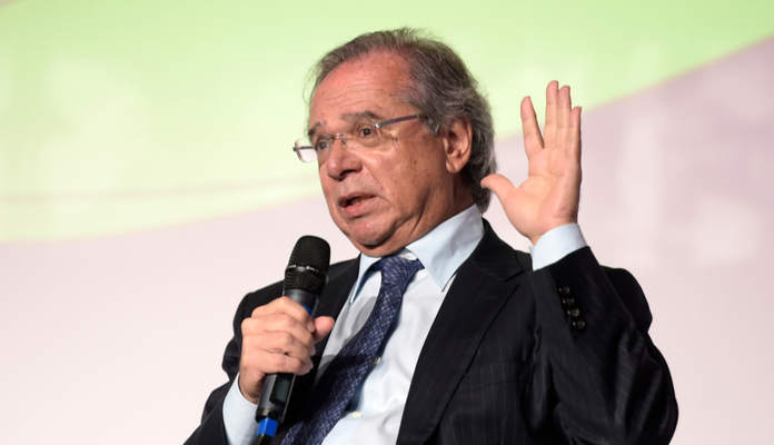 Imagem da matéria: Paulo Guedes prevê perda de 300 mil empregos em 2020