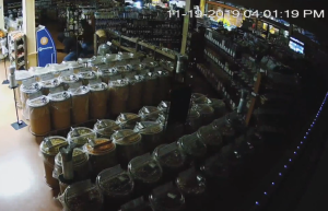 Imagem da matéria: Ladrões roubam caixa eletrônico de bitcoin no Canadá e deixam R$ 160 mil para trás