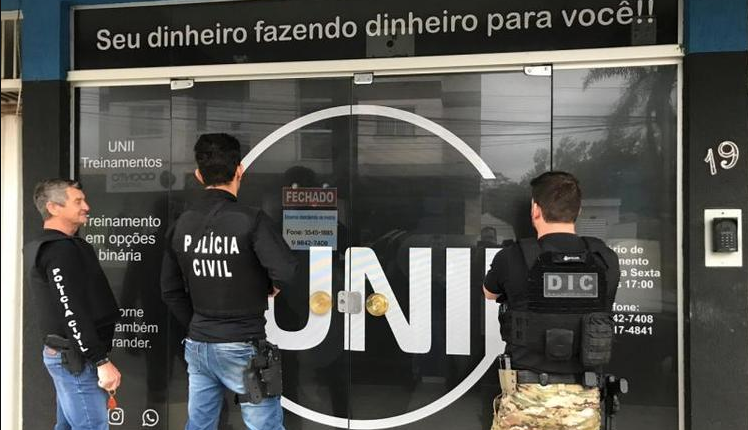 Imagem da matéria: Polícia Civil prende suspeitos de pirâmide financeira que estavam prestes a fugir em SC