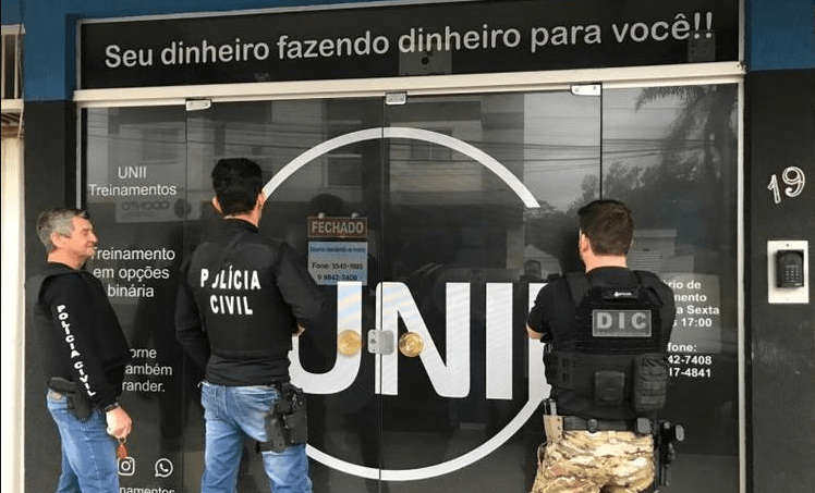 Imagem da matéria: Polícia Civil prende suspeitos de pirâmide financeira que estavam prestes a fugir em SC