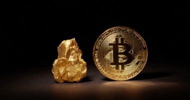 Imagem da matéria: Bitcoin ultrapassa ouro e tem o melhor desempenho de 2020