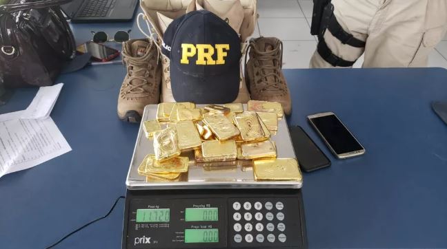 Imagem da matéria: Vídeo: PRF do Pará apreende 12 kg de ouro escondidos nas botas de um motorista