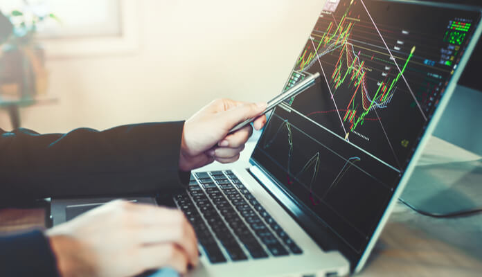 Imagem da matéria: CVM alerta para atuação irregular no Brasil de corretora de forex sediada em paraíso fiscal