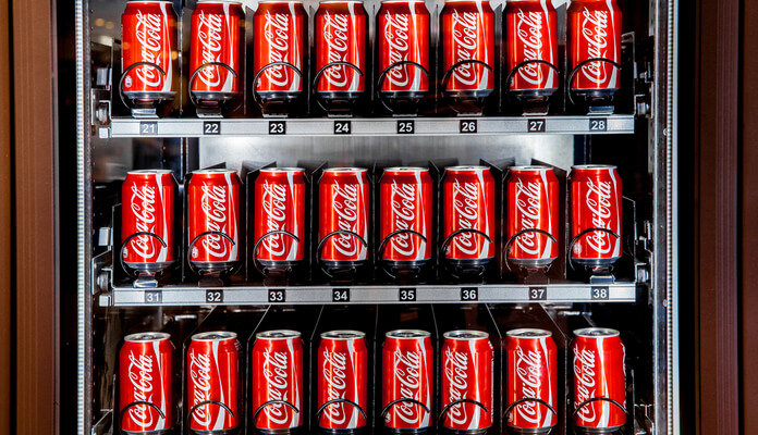 Imagem da matéria: Centenas de máquinas da Coca-Cola na Nova Zelândia e Austrália agora aceitam bitcoin