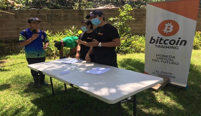 Imagem da matéria: Vilarejo em El Salvador vem adotando bitcoin como meio de pagamento