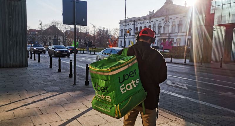 Imagem da matéria: Uber Eats deixará de operar na Argentina em 30 dias