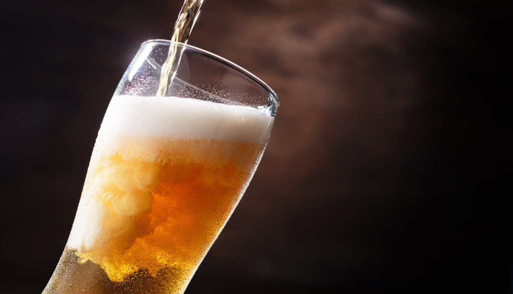 Imagem da matéria: Budweiser irá lançar NFTs como acesso para o "budverso”
