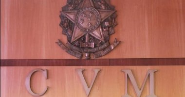 Brasão da CVM fixado no auditório do órgão