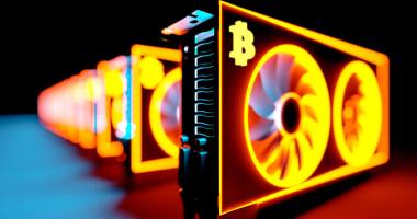 Imagem da matéria: O consumo de energia do Bitcoin despencou desde a repressão à mineração na China