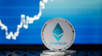 Imagem da matéria: Ethereum (ETH) sobe 5% em dia de atualização da rede; Bitcoin (BTC) opera estável