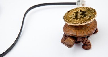Imagem da matéria: Rede do Bitcoin fica quase parada por 2 horas por falta de mineradores; entenda