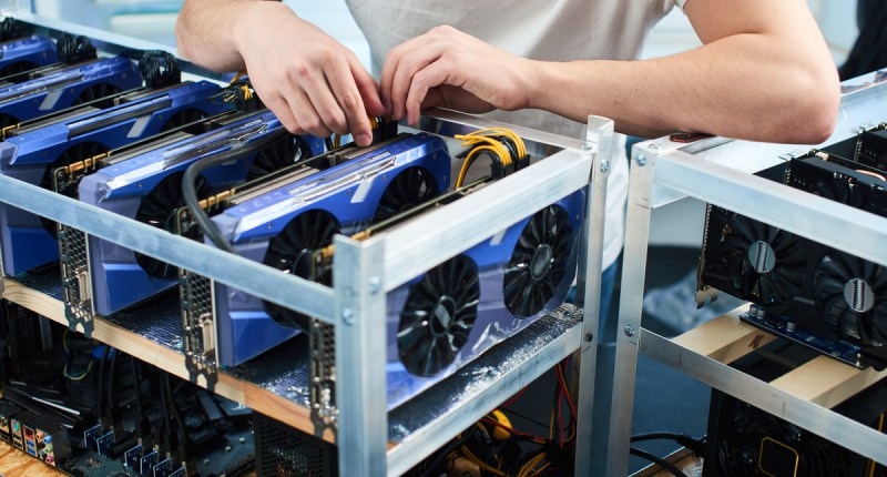 Imagem da matéria: Brasil vive boom de mineração caseira de criptomoedas