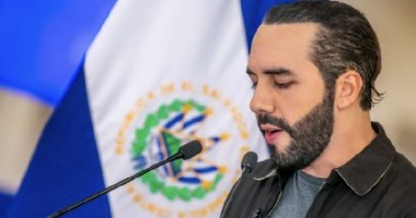 Imagem da matéria: Presidente de El Salvador promete US$ 30 em bitcoin a cada cidadão que baixar carteira do governo