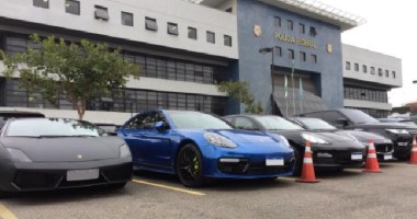 Imagem da matéria: Porsche, duas BMWs e malas de R$ 6 mil: bens do falso Rei do Bitcoin vão a leilão