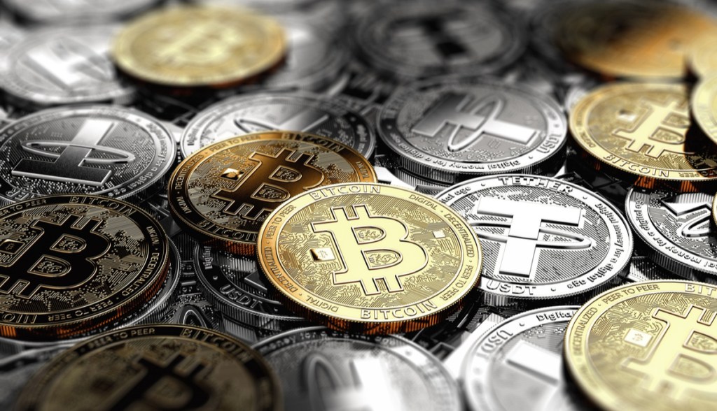 Imagem da matéria: Bitcoin (BTC), Ethereum (ETH) e principais criptomoedas abrem em alta nesta terça