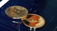 Imagem da matéria: Bitcoin (BTC) sobe e volta aos US$ 45 mil nesta segunda; Ethereum (ETH) cai