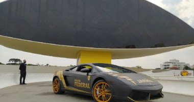 Imagem da matéria: Polícia Federal expõe Lamborghini do "Rei do Bitcoin" em museu de Curitiba