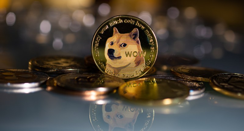 Imagem da matéria: Binance volta a liberar saques de Dogecoin após 17 dias de interrupção