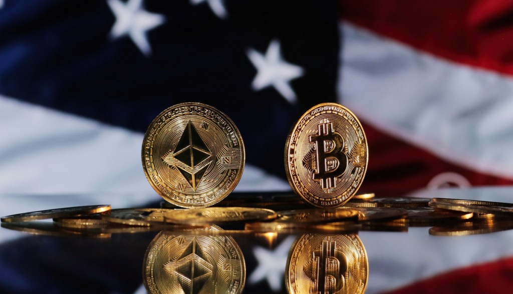 Imagem da matéria: Projeto de Lei irá taxar criptomoedas e pode equiparar mineradores a corretores da bolsa nos EUA