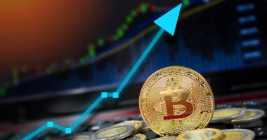 Imagem da matéria: Manhã cripto: Bitcoin (BTC) passa dos US$ 44 mil e Ethereum (ETH) dispara 8%