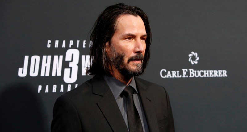 Imagem da matéria: Keanu Reeves confirma que investe em criptomoedas