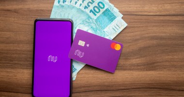 Imagem da matéria: Nubank está dando ações de graça, vale a pena?