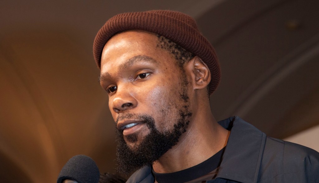 Imagem da matéria: Jogador da NBA Kevin Durant assina acordo de publicidade com corretora Coinbase