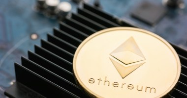 Imagem da matéria: Corretora Poloniex lista versão bifurcada do Ethereum e dá fôlego para inimigos da Fusão