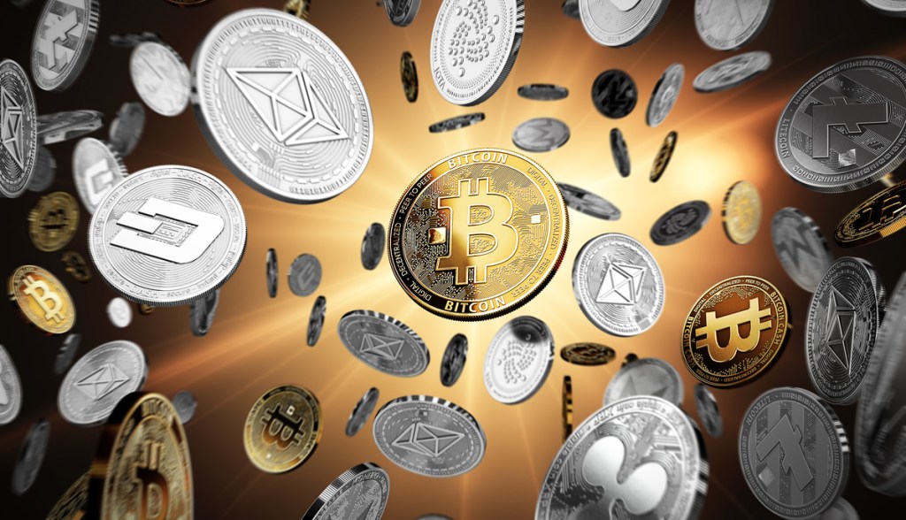 Várias moedas com símbolos de tokens