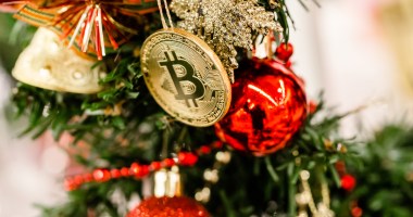 Imagem da matéria: Bitcoin (BTC) dispara 6% e ultrapassa US$ 51 mil na véspera de natal; Ethereum (ETH) supera US$ 4 mil