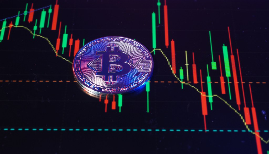 Imagem da matéria: Manhã cripto: Bitcoin (BTC) e Ethereum (ETH) em queda com sinalização de aumento de juros nos EUA; Shiba Inu (SHIB) em alta