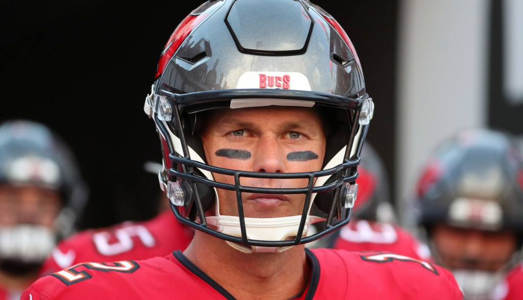 Imagem da matéria: Após perder R$ 147 milhões na FTX, Tom Brady vira estrela em evento de investimentos no Brasil
