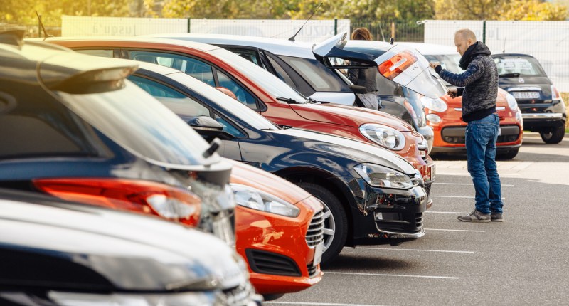 Imagem da matéria: Os carros usados não param de valorizar; hora de vender?