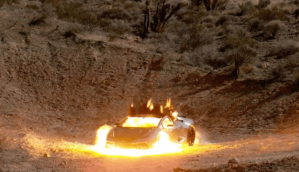 Imagem da matéria: Vídeo: artista explode Lamborghini e transforma pedaços em NFTs