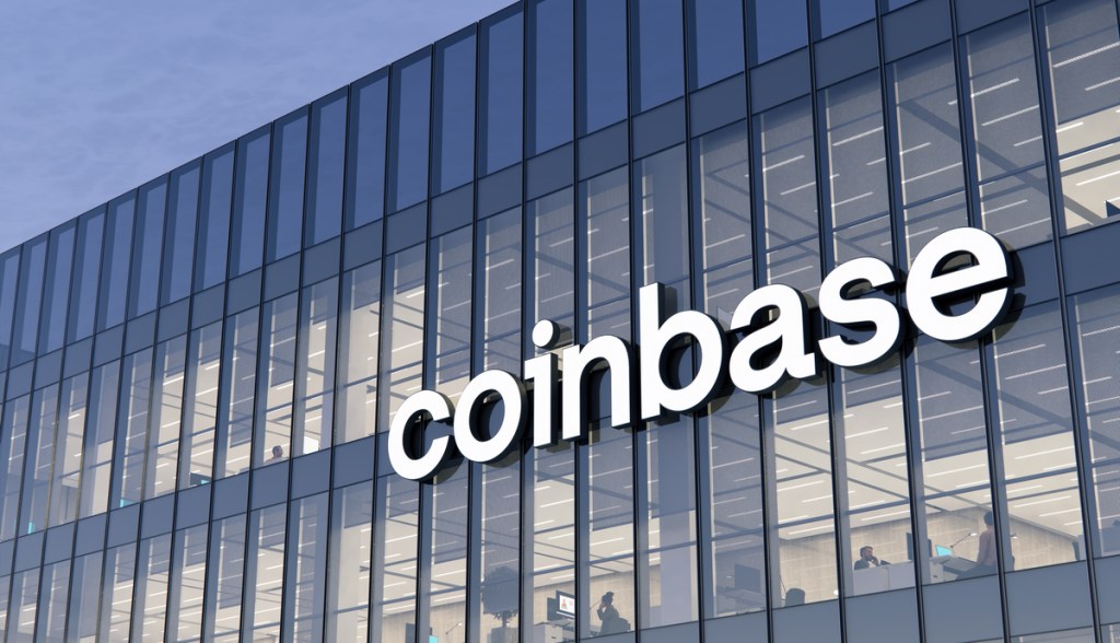 Imagem da matéria: Corretora Coinbase registrou receita e número de usuários recordes no quarto trimestre